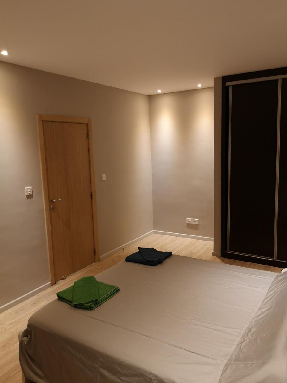 Beachfront Amazing New Apartment Limassol Exterior photo