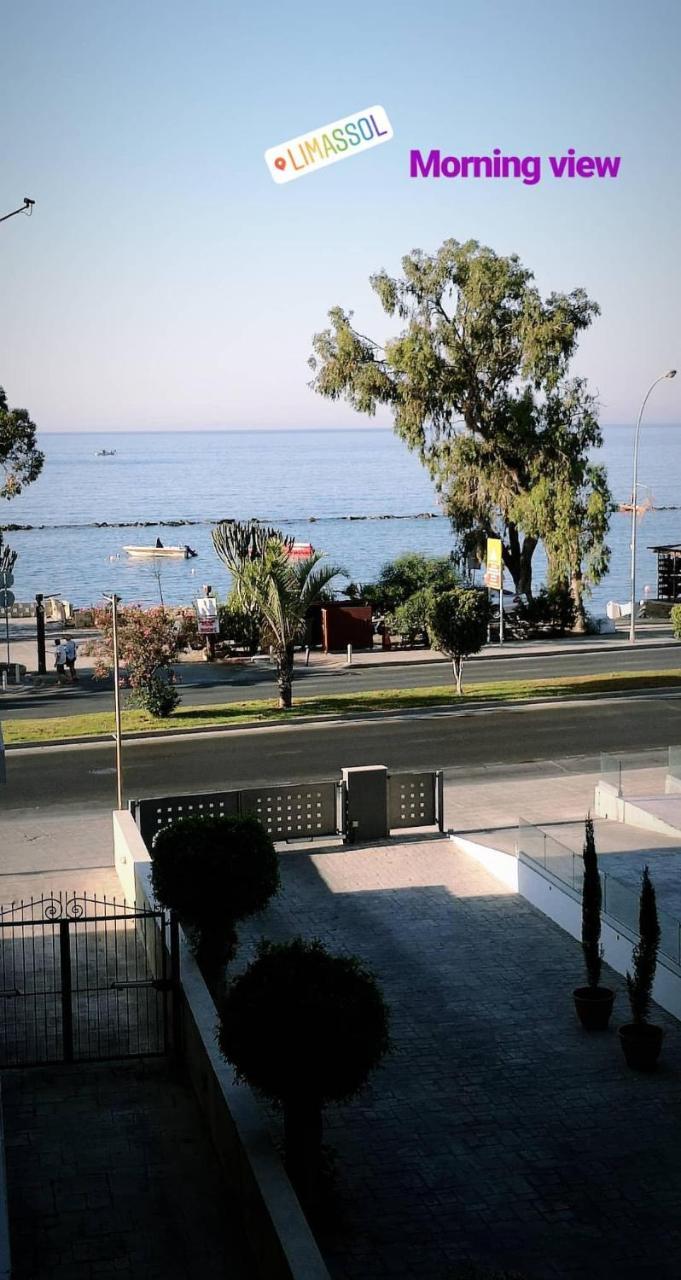 Beachfront Amazing New Apartment Limassol Exterior photo